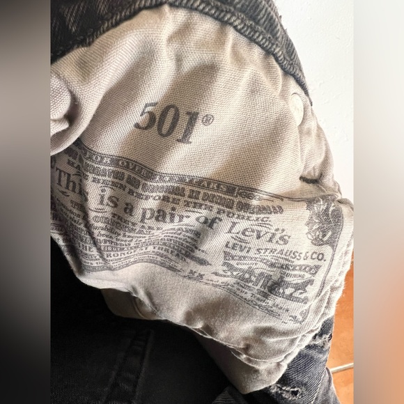 Levi’s 501 Cropped Women’s Jeans - Picture 5 of 9